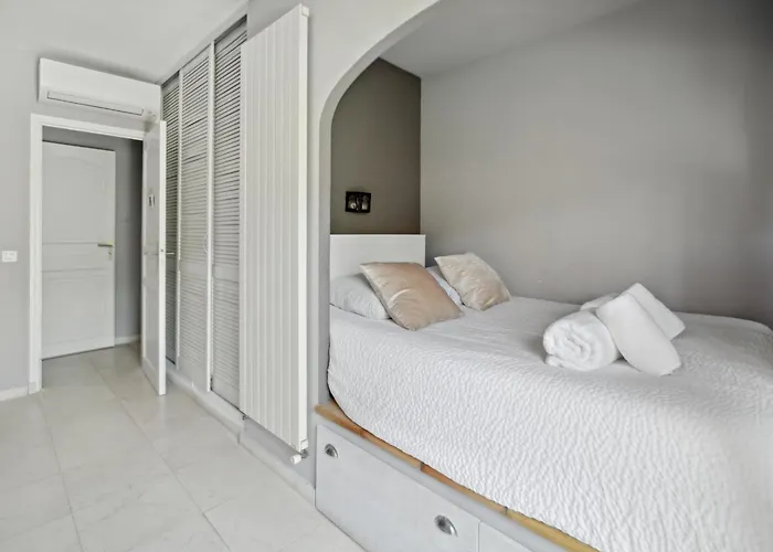 Grande Villa St-Tropez Avec Piscine Chauffee