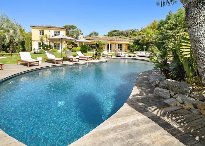 Grande Villa St-Tropez Avec Piscine Chauffee